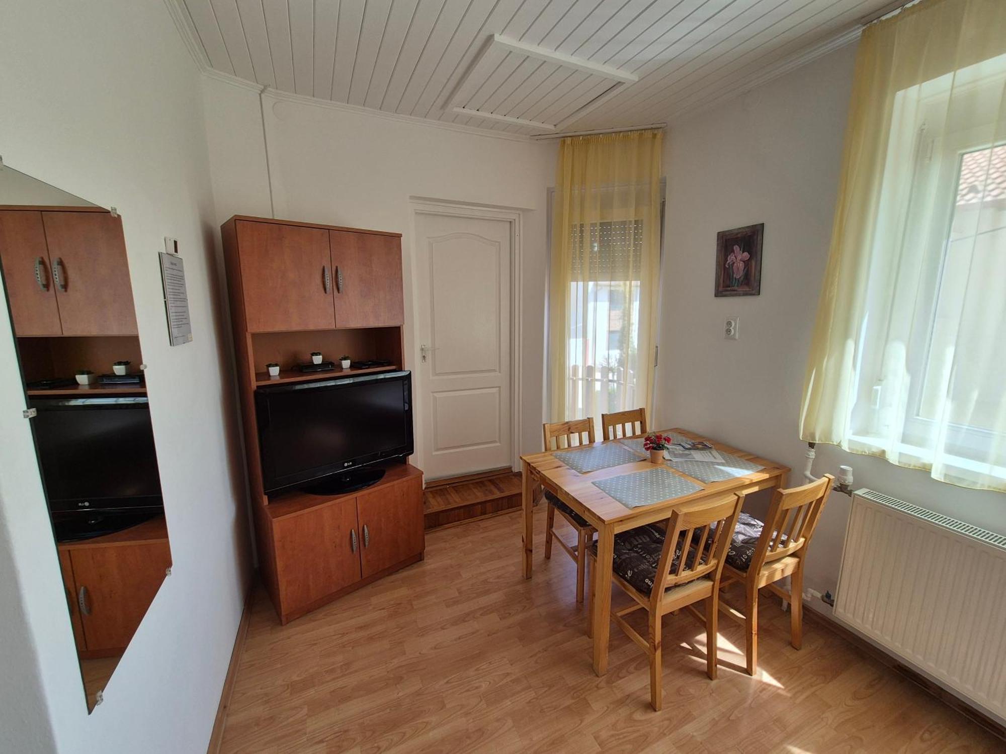 Roxanna Apartman ギュラ エクステリア 写真